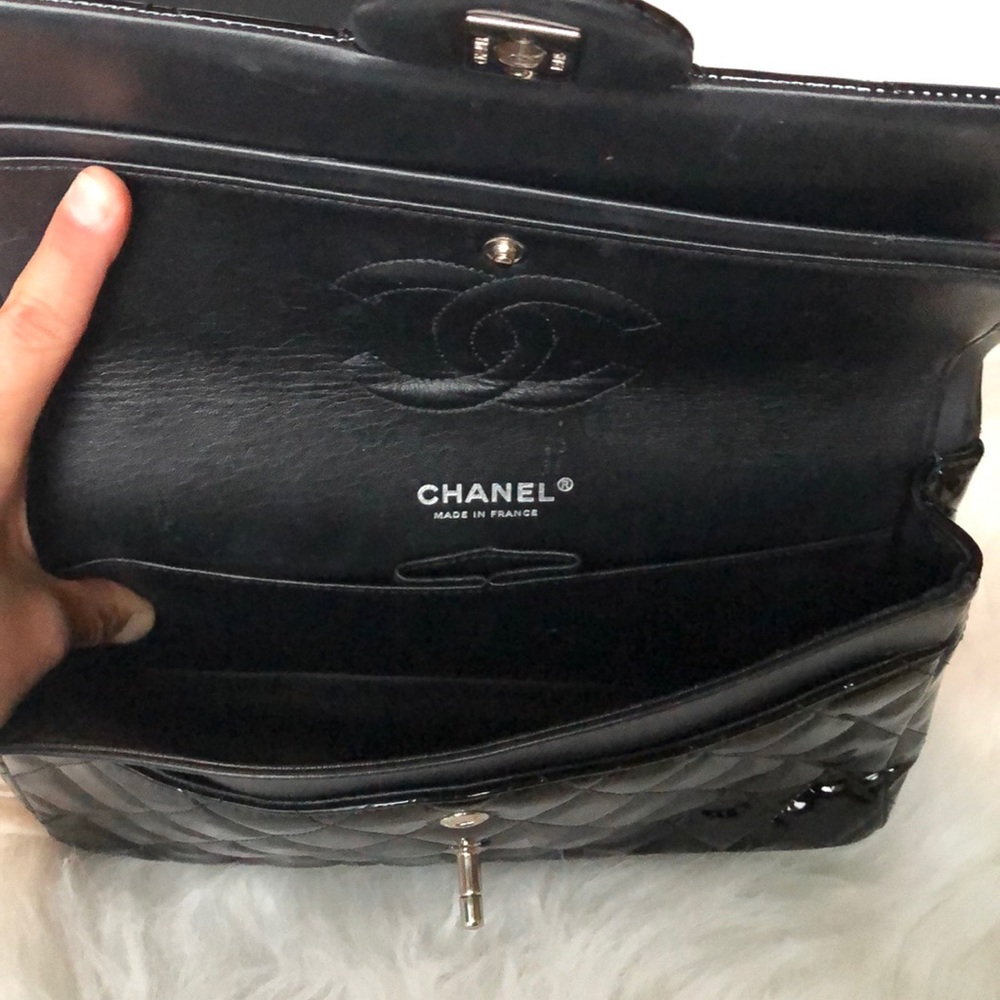 Authentic Chanel Patent Quilted Purse!! - Picture 5 of 9